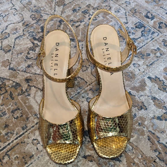 Daniella Shevel Vegan Skye Platform Gold Heel Sandal - Picture 1 of 5